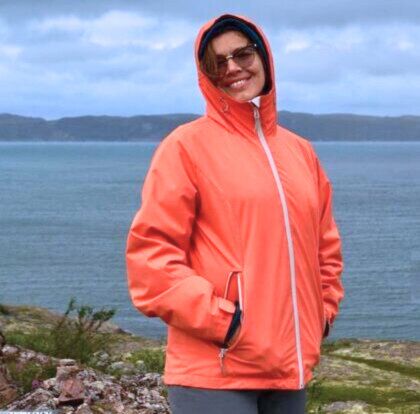 Women in red windproof jacket